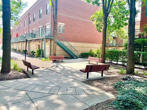 4th image of 4532 S Woodlawn
