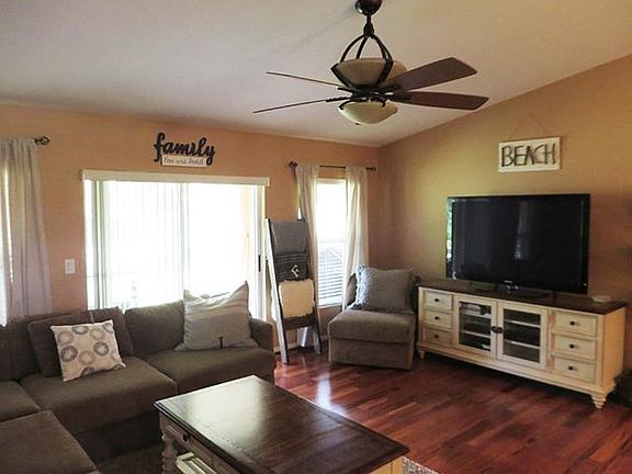 5th image of 1209 SW Alcantarra Blvd