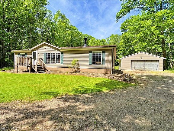 3rd image of 4233 Mahoning Rd