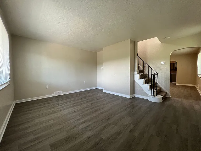 248 W 9th Ave — Photo 9