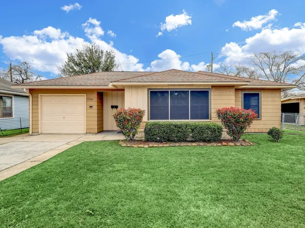 2100 Ontario St, Baytown, TX 77520