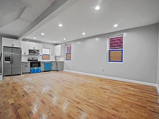 3rd image of 835 E 229th St #Ww