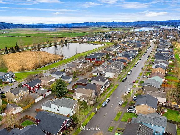 2nd image of 16024 Lakeview Ave SE