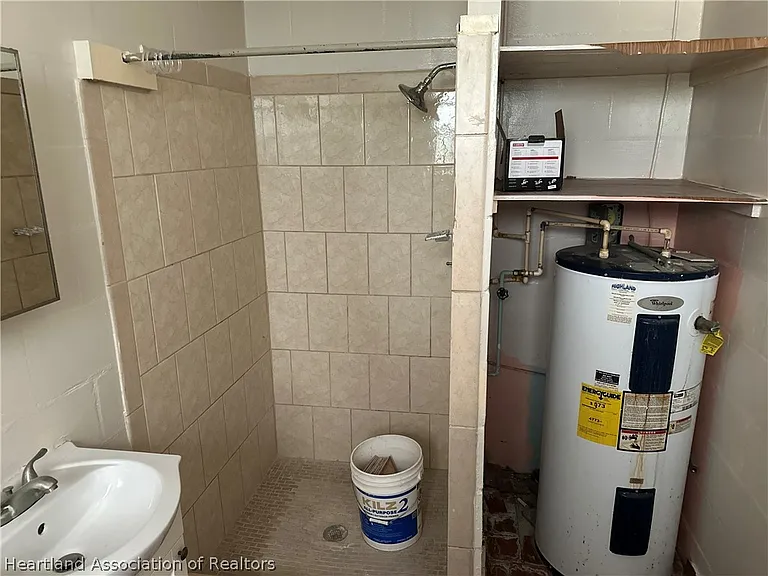 1327 Hotiyee Ave — Photo 6