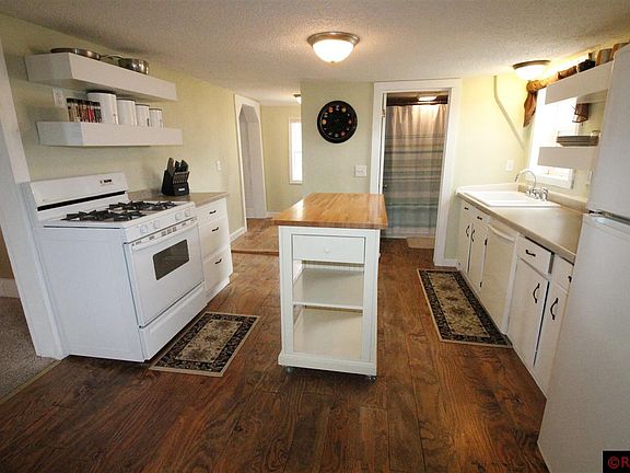 5th image of 307 E 2nd St