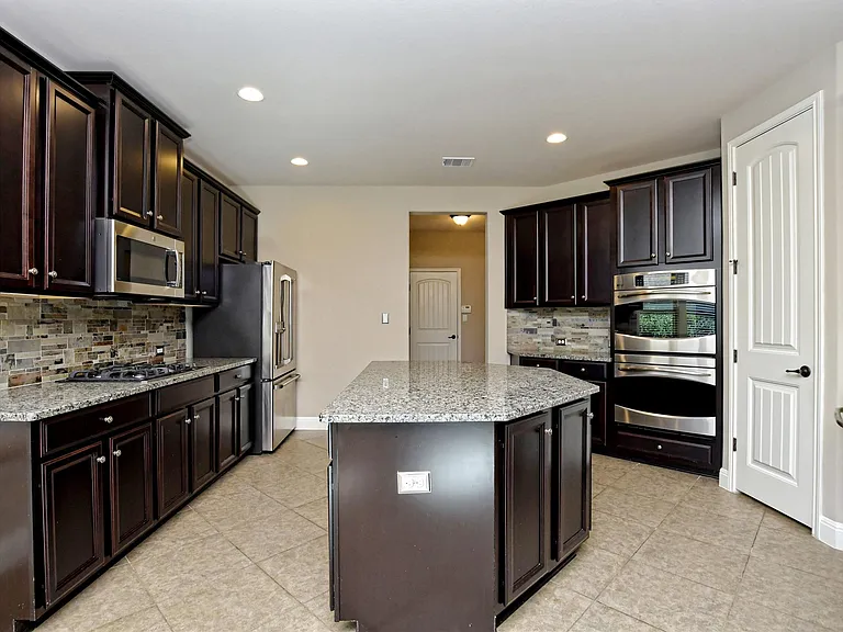 15205 Joseph Dr — Photo 11