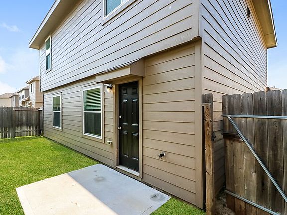 5th image of 18547 Paddys Creek Trl