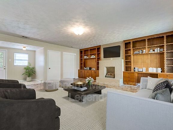 5th image of 10209 Newcombe Dr