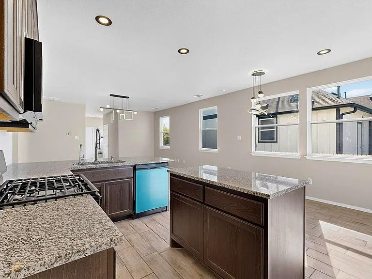 189 Fabion St — Photo 15