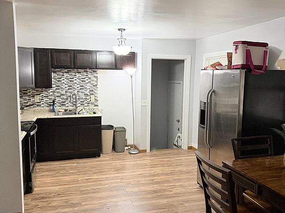 4th image of 618 29th Ave N