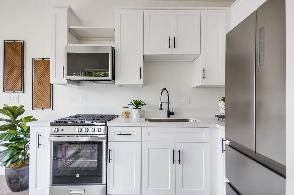 1 bed, 412 sqft, $2,450 — Photo 3