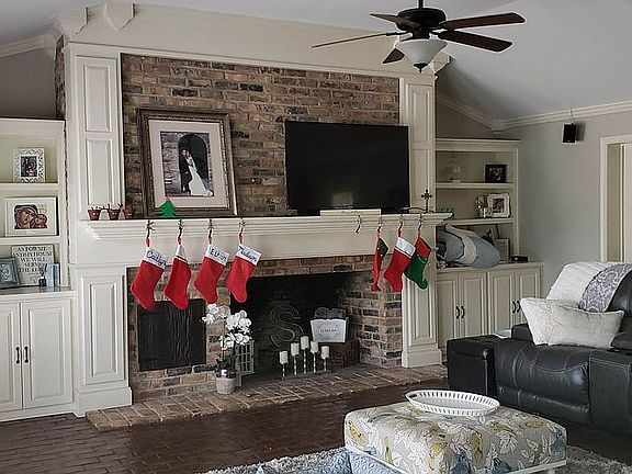 Perfect Christmas Mantle