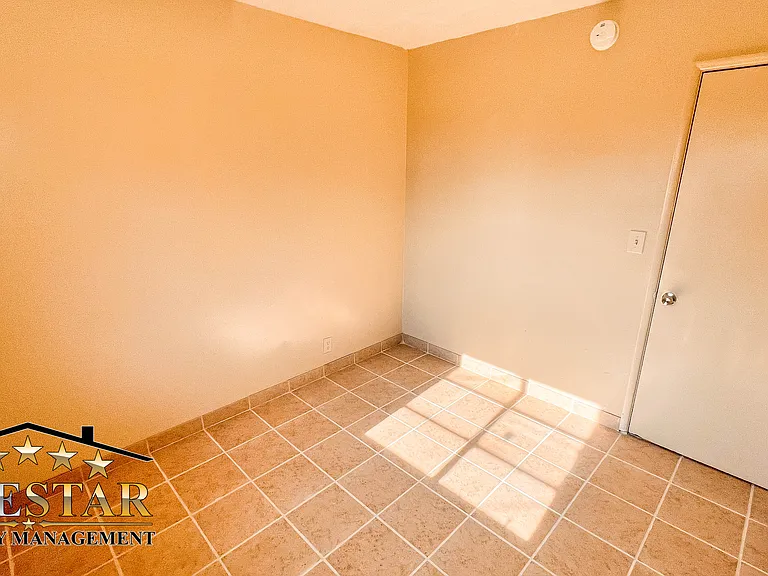 2105 Del Amo Way — Photo 10