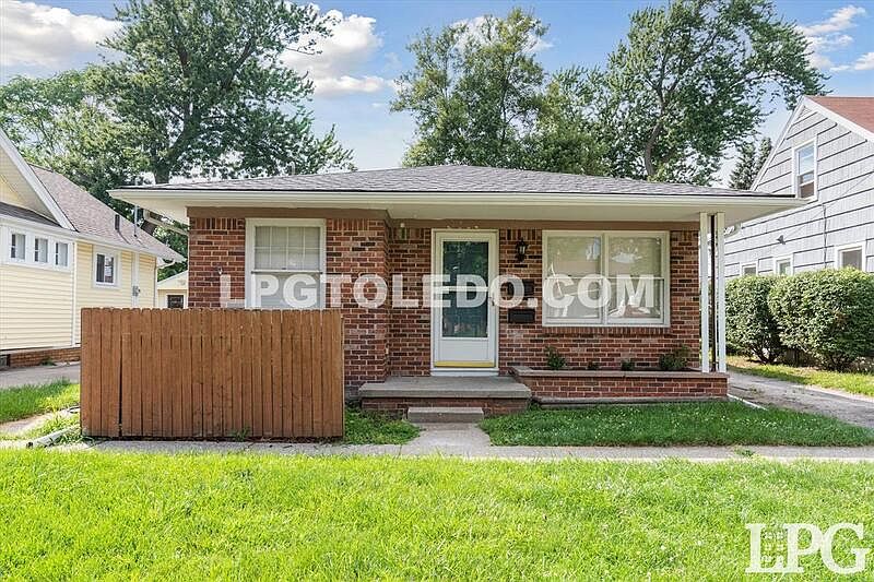 1st image of 3145 Sherbrooke Rd