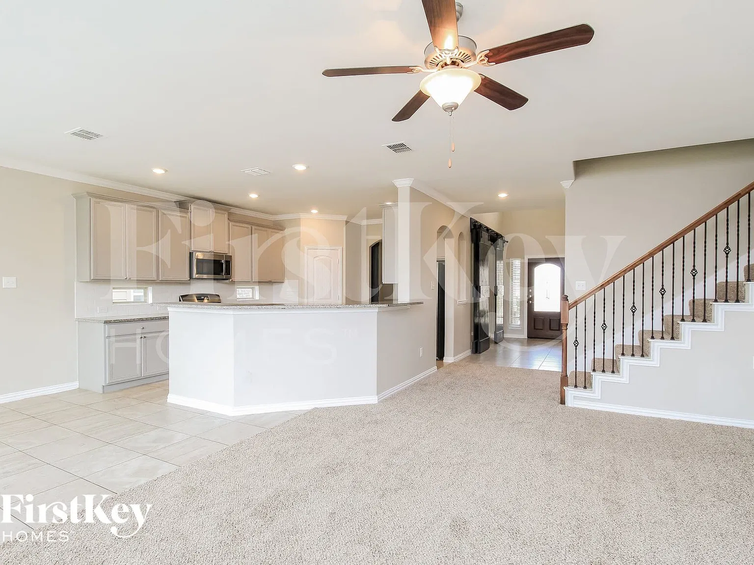 4 bed, 3.0 bath, 2704 sqft, $2,965 — Photo 3