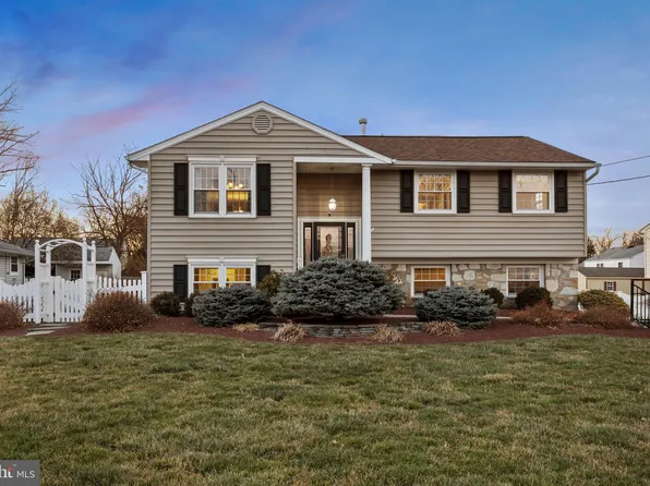 20 Harcourt Ln, Hatboro, PA 19040