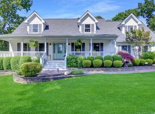 160 Great Rock Dr, Wading River, NY 11792