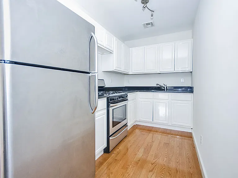 230 Troutman St #2A — Photo 3