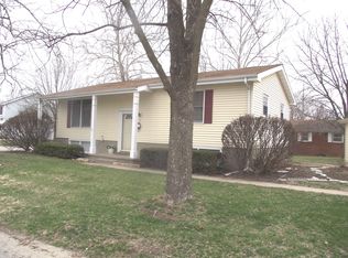 21 Sunset Dr, Beardstown, IL 62618