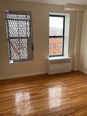 3rd image of 451 E 116th St APT 20