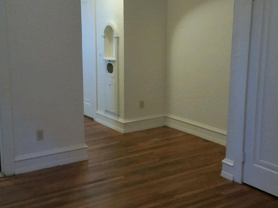 1st image of 211 Waterman St #18