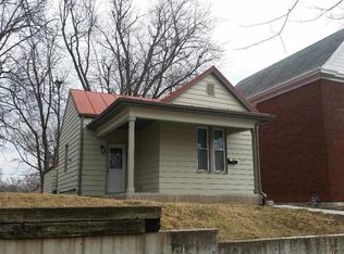 735 S 15th St, Quincy, IL 62301