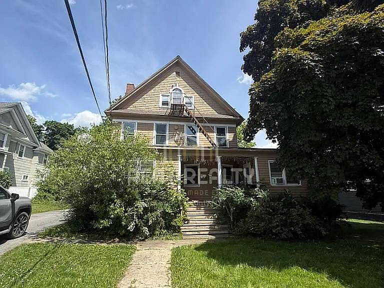 1st image of 120 N Main St APT 4