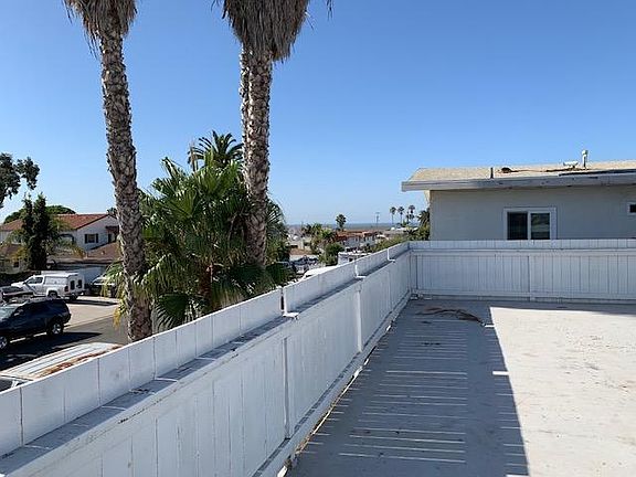 2 blocks to the beach