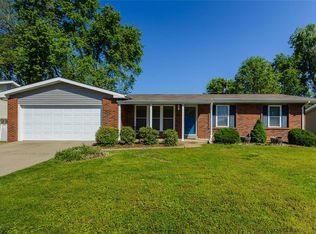 221 Hunters Rdg, Saint Charles, MO 63301