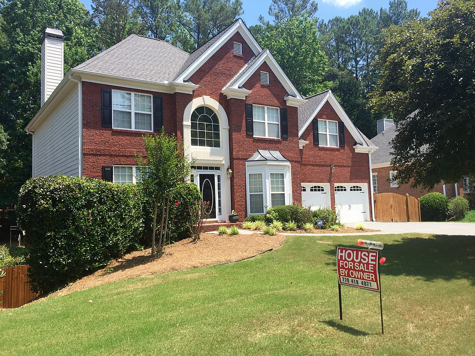Nice curb appeal!!