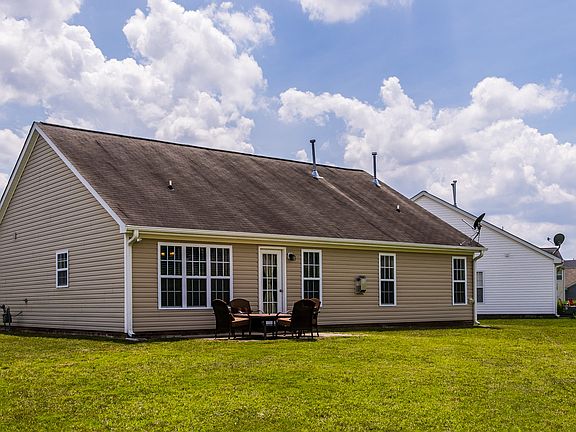 4th image of 60 Slate Ct