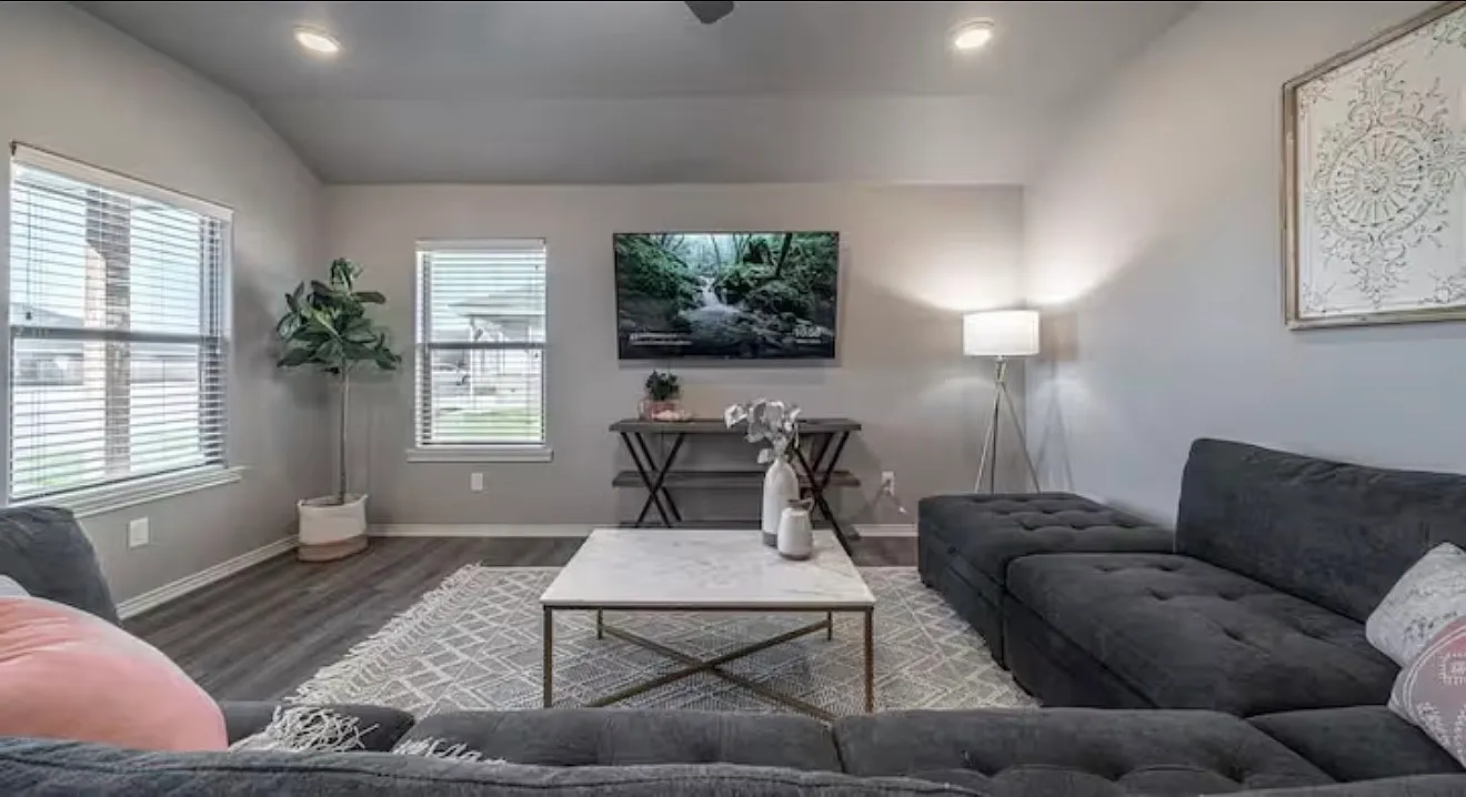 3 bed, $1,400 — Photo 3
