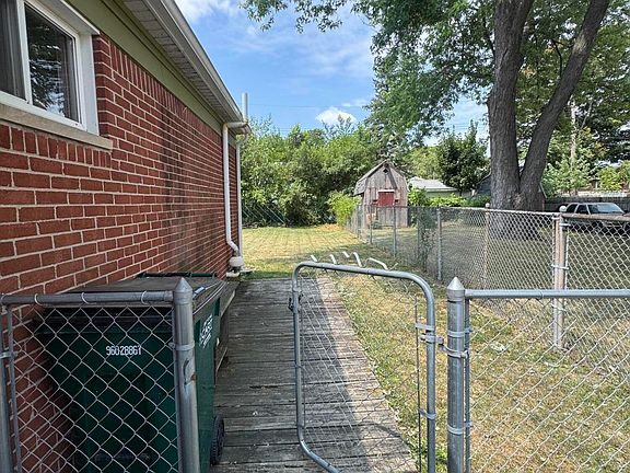 2nd image of 3812 Burchfield Dr