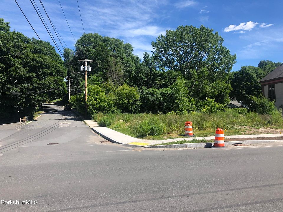 2nd image of 50 Commercial St