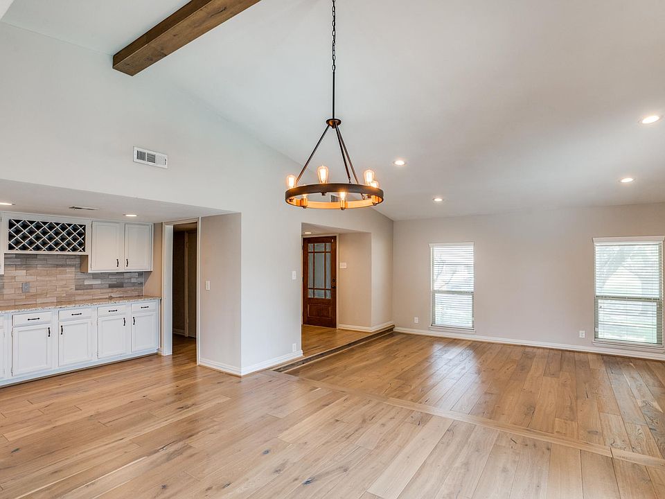 1st image of 4003 Green Oaks Dr