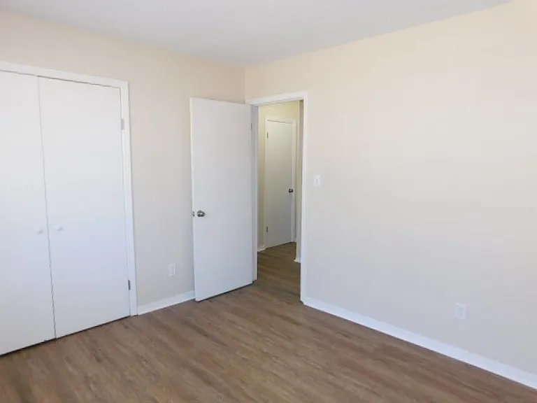 5820 Sanders Ave #E — Photo 9