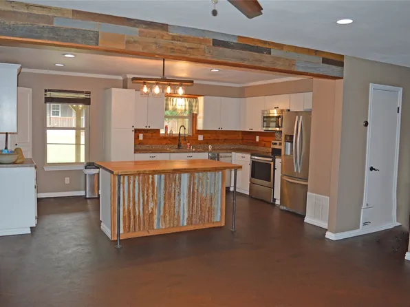2024 Walker St, Granbury, TX 76048