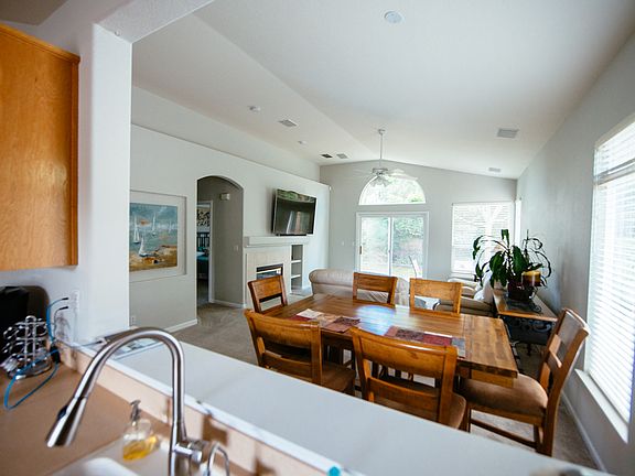 3rd image of 139 Lembi Dr