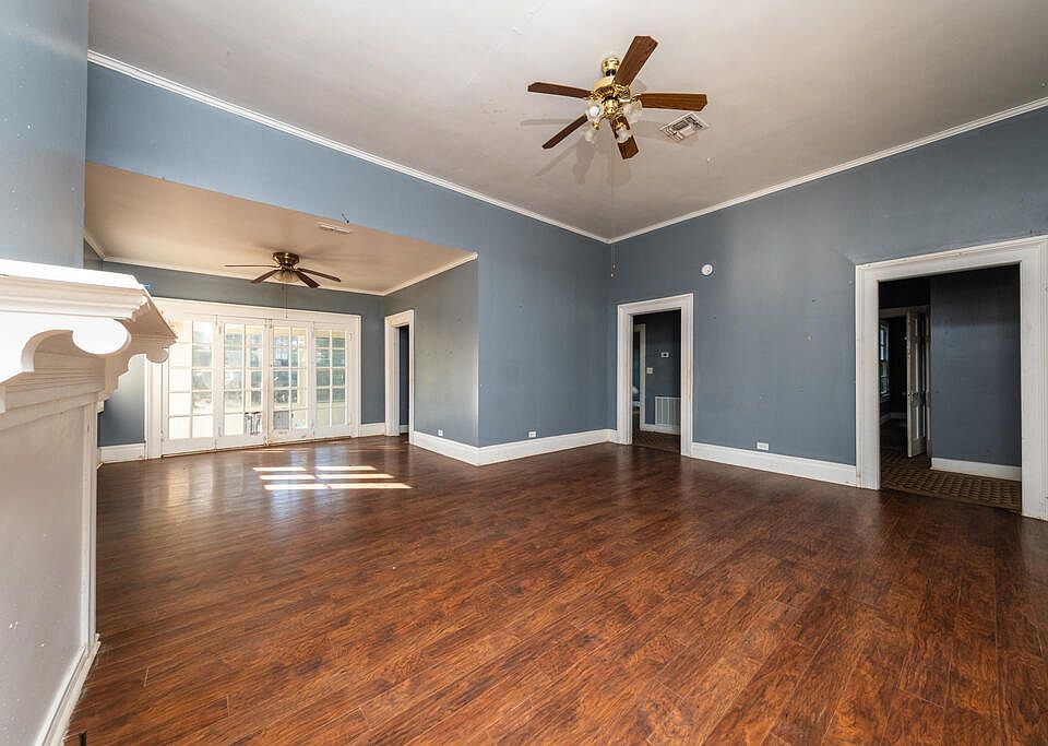 1st image of 3 Circle Dr