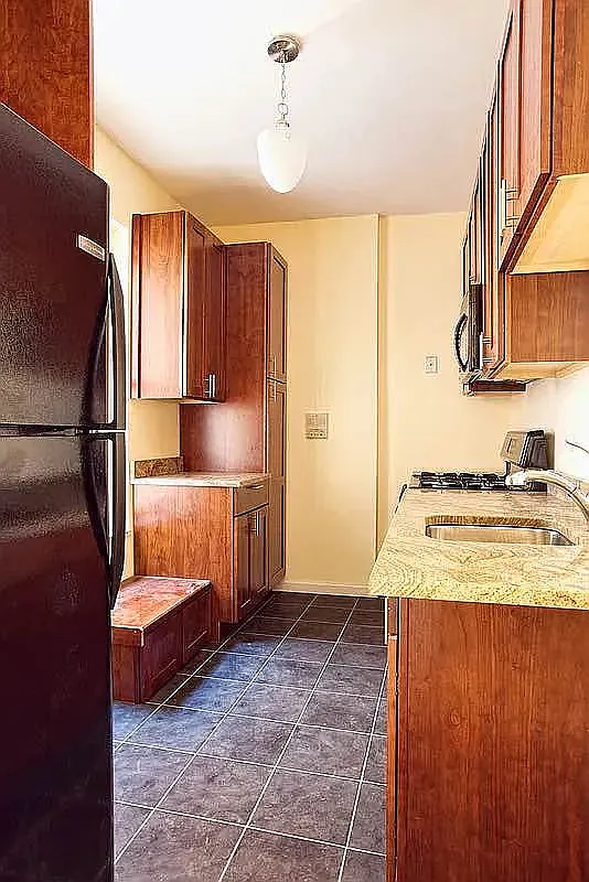 401 Edgecomb Avenue — Photo 2