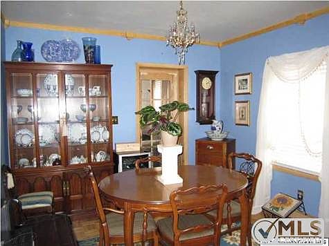 Formal dining Room w/wood laminate floors