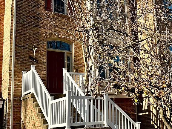 3rd image of 5144 Woodford Dr