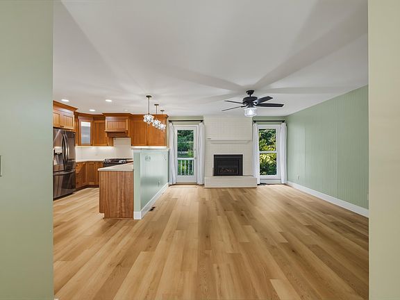 5th image of 132 Leeway Ct