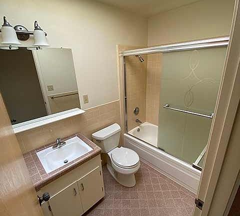 5th image of 6026 California St #104