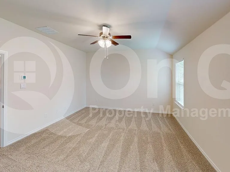 3920 Glastonbury Rd — Photo 8