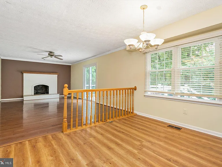 2505 Buckingham Ct — Photo 11