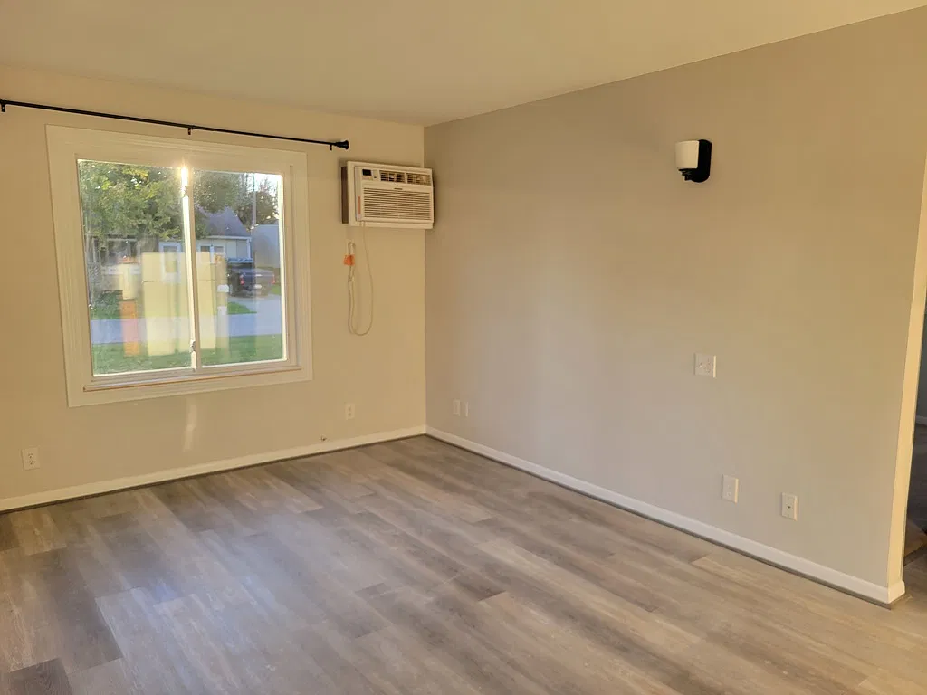 Cozy 1-Bedroom Apartment in Capac — Photo 3