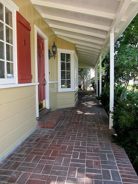 2nd image of 561 Daroca Ave