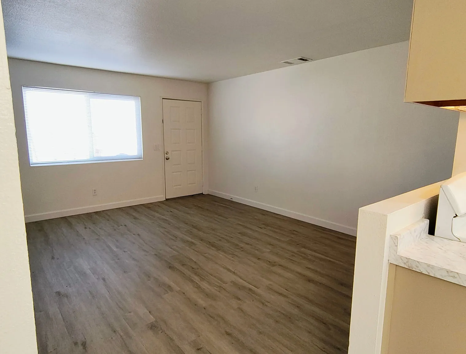 303 S Imperial Ave — Photo 3