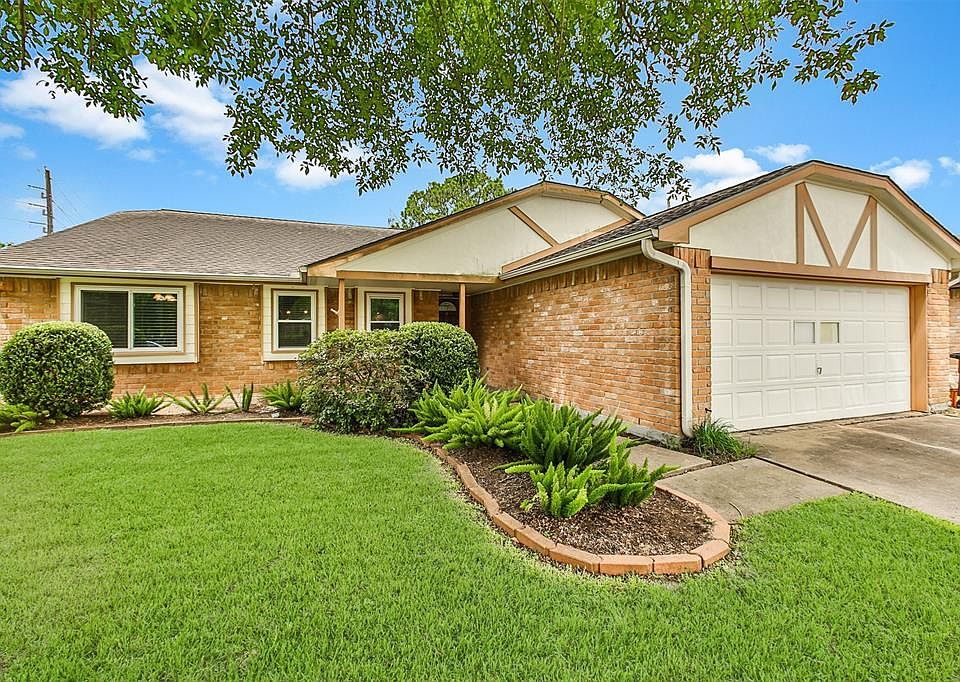 1st image of 22158 Pearl Lake Dr